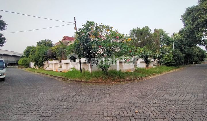 Rumah Hoek di Obral murah lt 988mtr taman Kedoya permai Jakarta barat - foto 1