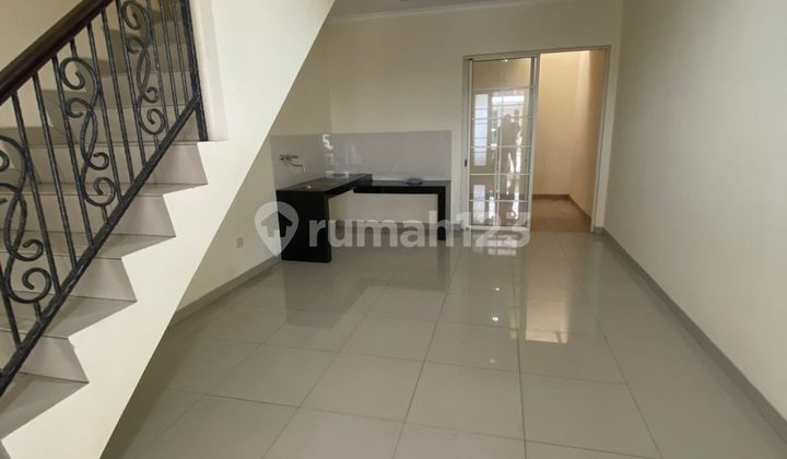 West Europe 4X15 - Unit Ready. - foto 1
