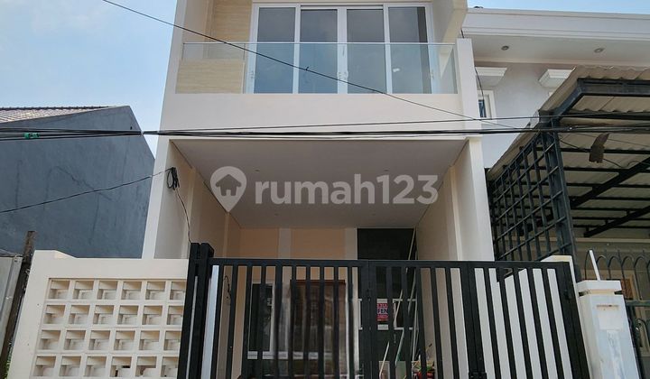 Rumah di Tomang 4 Lantai Bangunan Baru 4 Kamar Tidur Harga Nego - foto 1