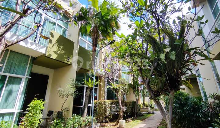 Rumah Cantik Ada Kolam Renang, Townhouse The Oase, Tomang, Jakarta Barat - foto 1