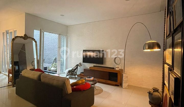 Rumah GLC Cluster Amerika Latin bagus dan terawat, siap huni - foto 1