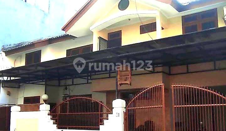 Rumah 2 Lantai di Perumahan Tomang Barat Duri Kepa Jakarta Barat - foto 1
