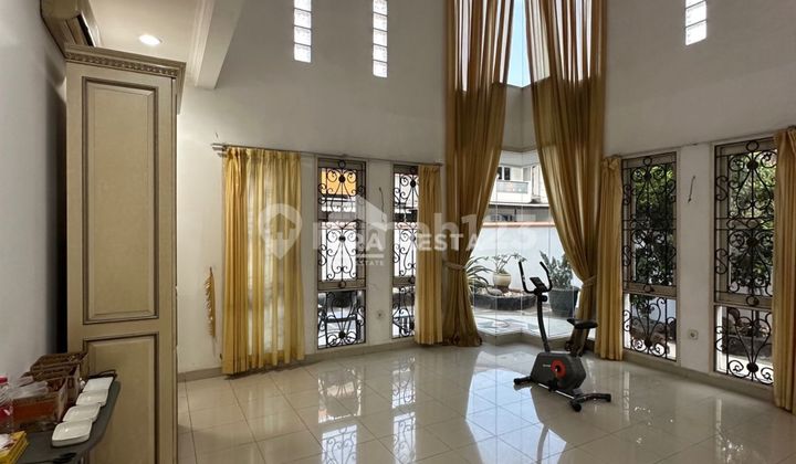 Rumah Mewah Nyaman Bagus 2 Lantai di Kembangan Jakarta Barat - foto 1