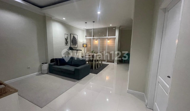 Rumah Luas dan Murah Berikut Furnished Puri Gardena - foto 1