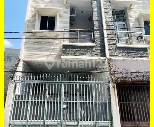 Ana Rumah 3.5lt Luas 4.5x15m Semifurnish Lokasi Bagus Jln 2 Mobil Di Jelambar - * Good- Deal !!* - foto 1