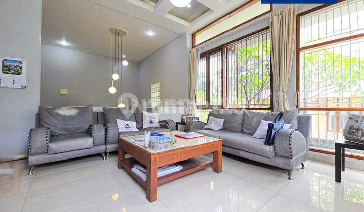 Rumah Siap Huni Dijual Minimalis Modern Taman Ratu Lt 237m2 - foto 1