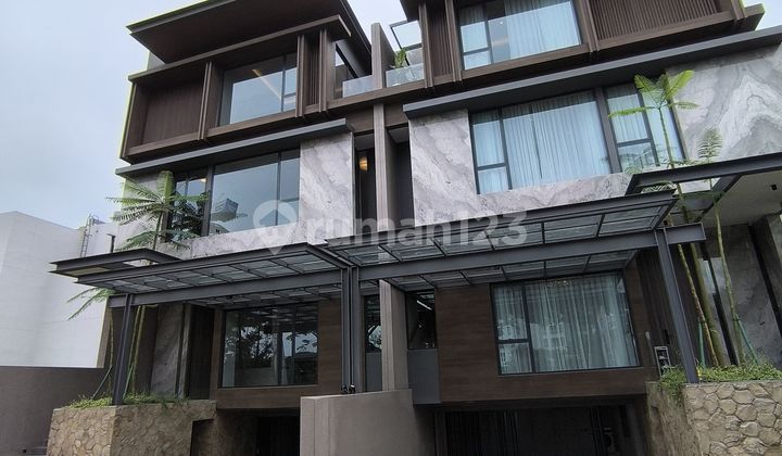 Brand New Rumah Eksklusif View Danau, Design Modern - foto 1