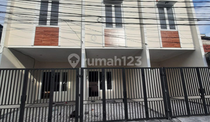 Rumah Baru Siap Huni Bebas Banjir Tanjung Duren(Td236) - foto 1