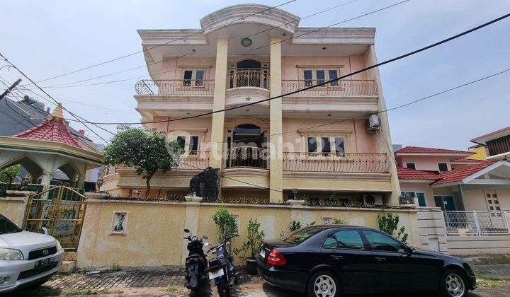 Rumah Murah Terawat 3 Lantai di Citra Garden Kalideres Cengkareng Jakarta Barat - foto 1