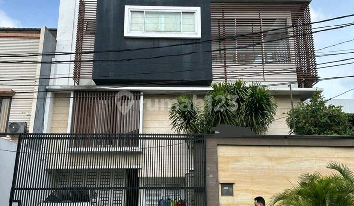 Rumah Ukuran 15x19 Mewah Cantik Sangat Terawat Bonus Furnished Citra Garden 2 Extension - foto 1