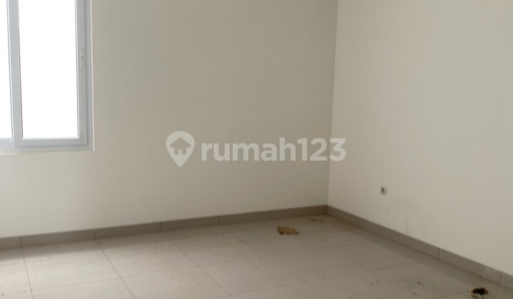 Rumah Baru Duri Kepa 58m2 Bebas Banjir 3 Lantai Full - foto 1