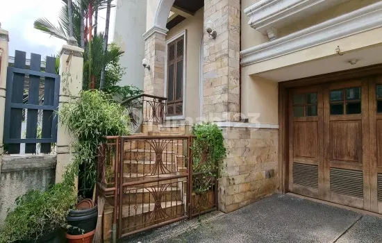 Rumah Taman Aries Blok C Plit Level 2 lt Hadap Selatan di Meruya Jakarta Barat - foto 1