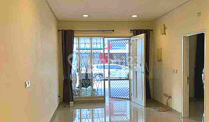Dijual Nego Rumah Rapi Sudah Renovasi Balkon ( 6x15 ) Golf Lake Residence - Cengkareng - foto 1