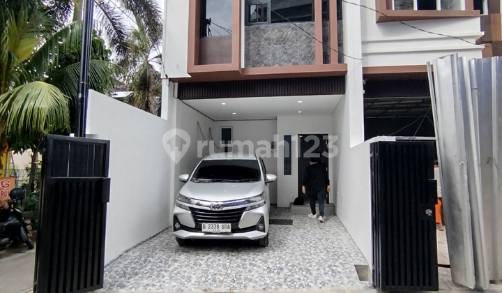 Rumah Baru Bebas Banjir di Tanjung Duren - foto 1
