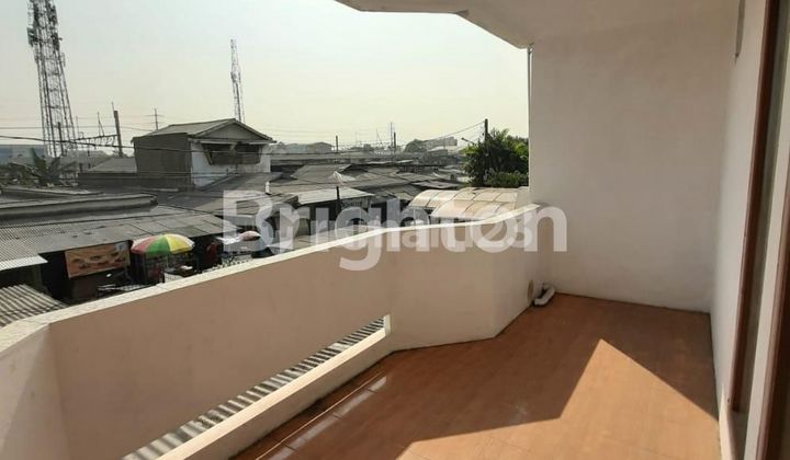 Rumah Dua Lantai Bagus Minimalis Nyaman Bersih Terawat di Taman Kota Kembangan Jakarta Barat - foto 1