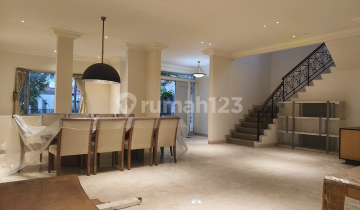 Rumah Marmer di Mega Kebon Jeruk, 208Meter - foto 1