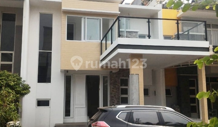 Rumah Golf Lake Residence Hadap Timur Bagus Murah - foto 1