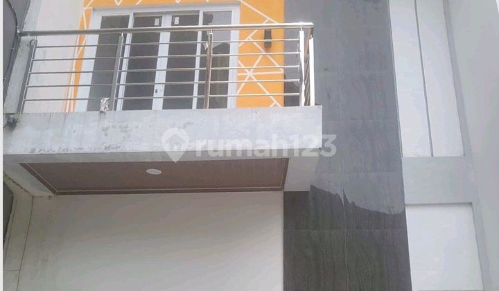 Rumah Baru 3 Lantai Siap Huni di Jl. Angke Indah - foto 1