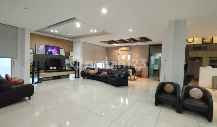 Meruya Utara - Swimming Pool - Siap Huni. - foto 1