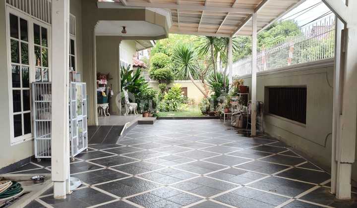 Rumah Bagus Semi Furnished SHM Kebon Jeruk, Jakarta Barat - foto 1
