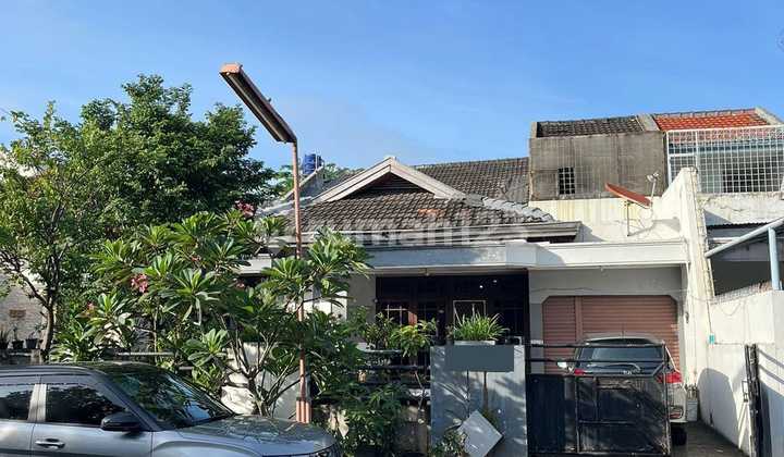 Hitung Tanah Rumah Tua Intercon Kebon Jeruk Jakarta Barat Harga Bersahabat - foto 1