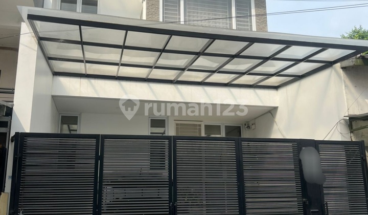 Dijual Rumah Minimalis Siap Huni di Taman Ratu - foto 1