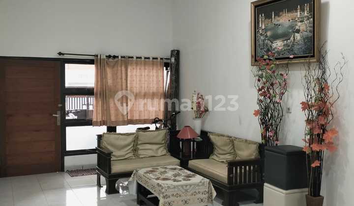 Rumah 3 Lantai Siap Huni Di Flamboyan Jakarta Barat Rumah Bagus SHM di Rawa Buaya - foto 1