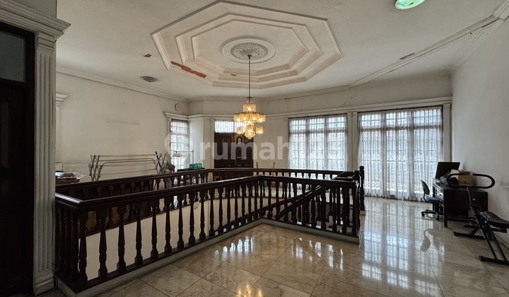 Murah Rumah 2 Lantai Sunrise Garden Jakarta Barat - foto 1