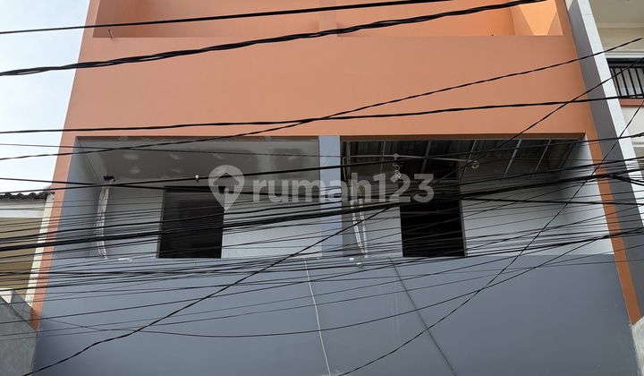 Rumah Baru 3Lt Modern Minimalis Tanjung Duren Jakarta Barat - foto 1