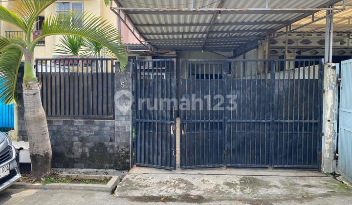 Dijual / Disewakan Rumah Strategis 2 Lantai di Joglo Kembangan, Jakarta Barat - foto 1