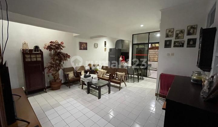Turun Harga Rumah Asri Terawat 1 Lantai di Puri Indah Puri Jakarta Barat - foto 1