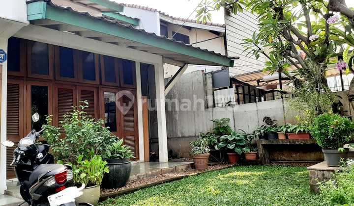 Rumah 2 Lantai Jalan Besar Puri Indah Jakarta Barat - foto 1