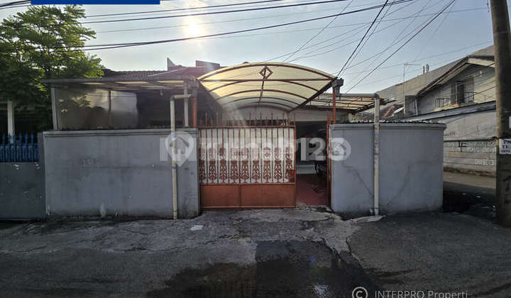 Rumah Hook Dijual Taman Ratu Dekat Green Ville - LT 150m2 - foto 1
