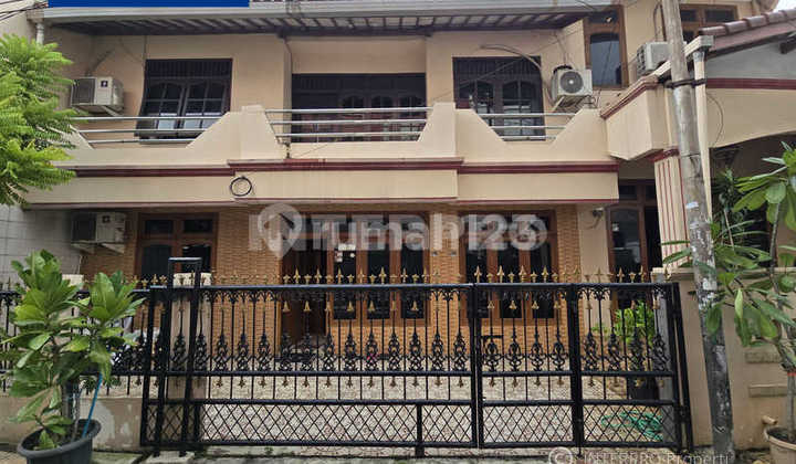 Rumah Dijual Tanjung Duren Bangunan Kokoh - LT 164M2 - foto 1