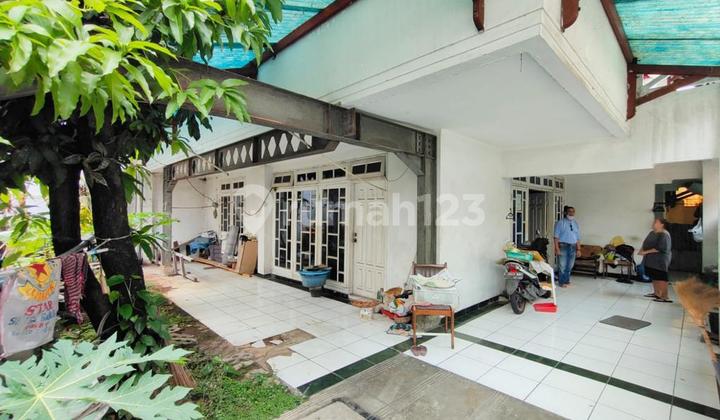 Rumah 2 Lantai Slipi Jakarta Barat Siap Huni - foto 1