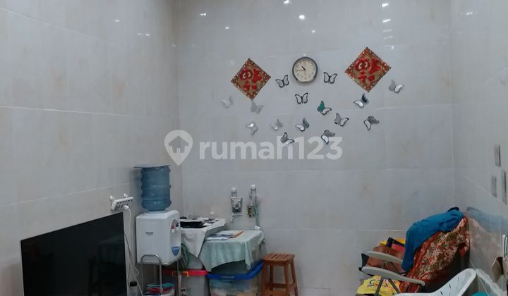 Rumah Murah Brand New Kualitas Premium Furnished 2 Lantai di Taman Palem Lestari - foto 1