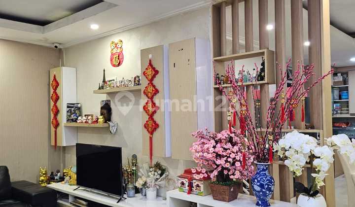 Rumah Murah Siap Huni Rapi 3 Lantai Di Taman Palem Lestari - foto 1