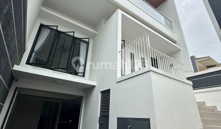 Bu Rumah Jakarta Barat Full Renov - foto 1