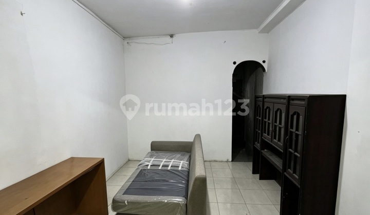 Ip3025: Rumah Lama Komplek Duta Mas Jelambar - foto 1