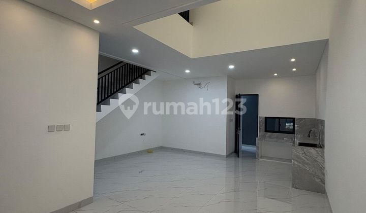 Rumah Bangunan Baru Sangat Bagus Puri Gardena - foto 1
