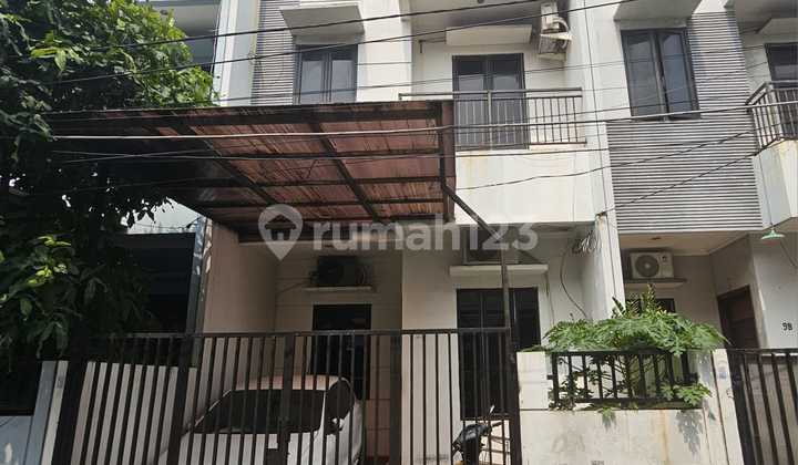 Rumah 5x15 lokasi strategis di Duri kepa(DK286) - foto 1