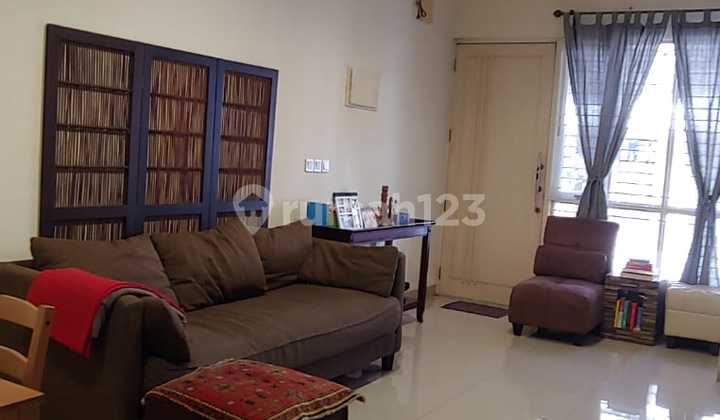 Di Jual Cepat Rumah Di Golf Lake Residence Jakarta Barat Rumah Rapi Siap Pakai - foto 1