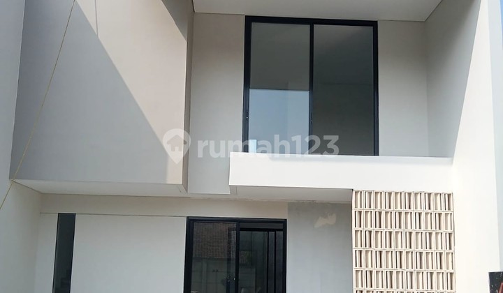 Rumah Baru tanpa DP Siap Huni. 2 Km Dari Tol Di Jakarta Barat - foto 1
