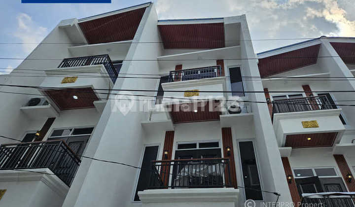 Rumah Baru Dijual Duri Kepa 3 Lantai - LT 64M2 SHM - foto 1