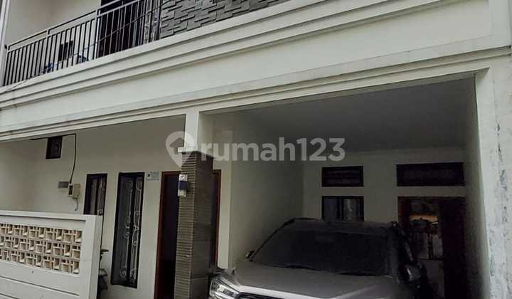 Rumah 3 Lantai Area Joglo Dekat Kembangan Bebas Banjir - foto 1