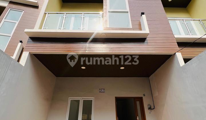 Rumah Cengkareng Indah di Jakarta Barat Lokasi Bagus Brandnew - foto 1