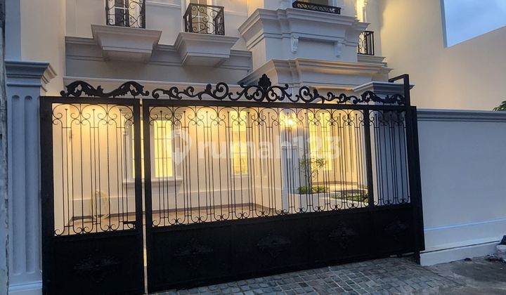 Rumah American Classic Brand New Joglo Dekat Pintu Toll Joglo Jakarta Barat - foto 1