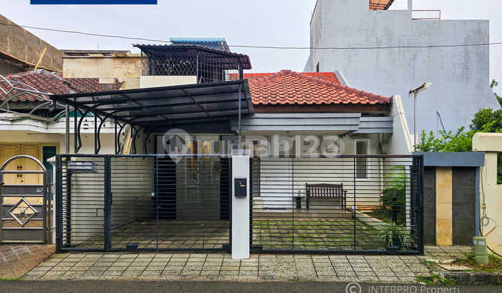 Rumah 1,5 Lantai Permata Buana Hadap Utara Siap Huni - LT 144M2 - foto 1