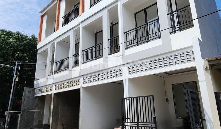 Rumah Baru Minimalis 3 Lantai di Interkota Indah Harga Nego - foto 1
