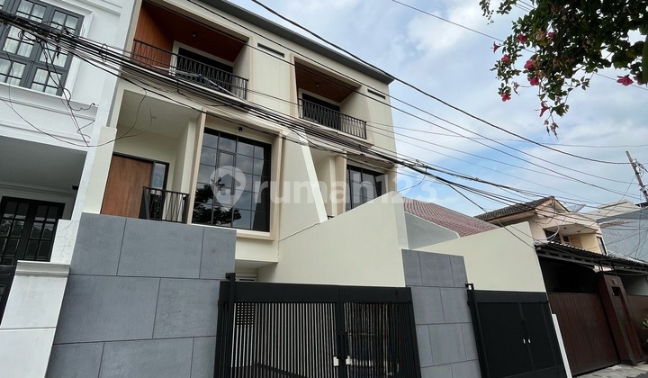 Dijual Rumah 3 Lantai di Tomang – Jakarta Barat - foto 1